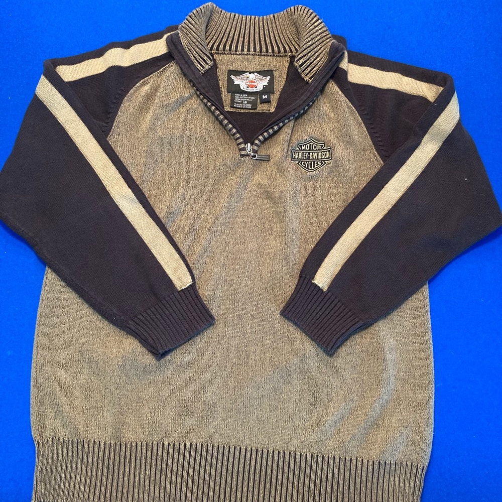 Vintage man Harley-Davidson sweater.Color Black and Tan,  size medium.